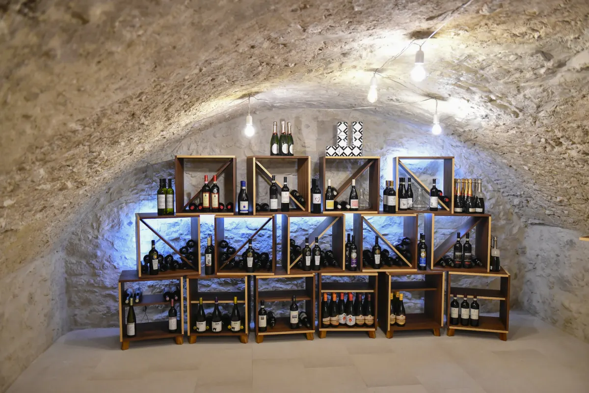 Cantina con vini irpini all'interno del Castello Ruspoli